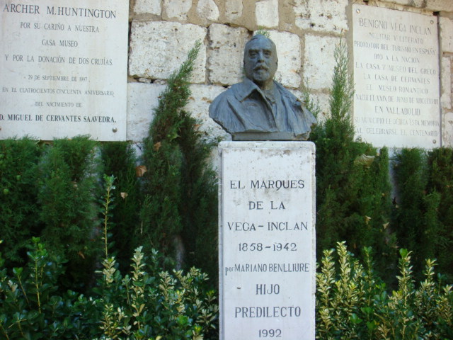 Estatua de Cervantes.JPG