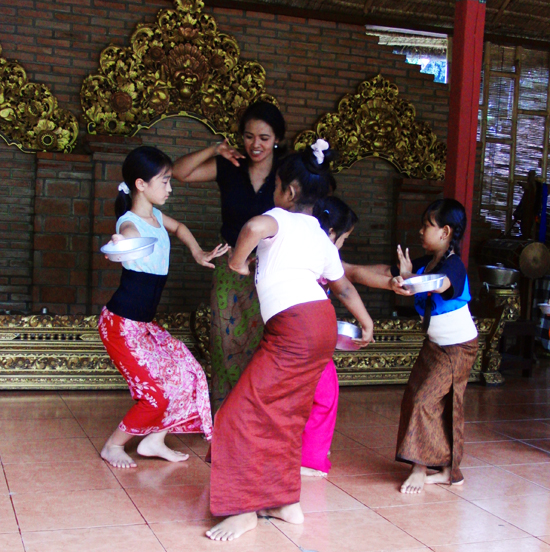 balidance04.jpg