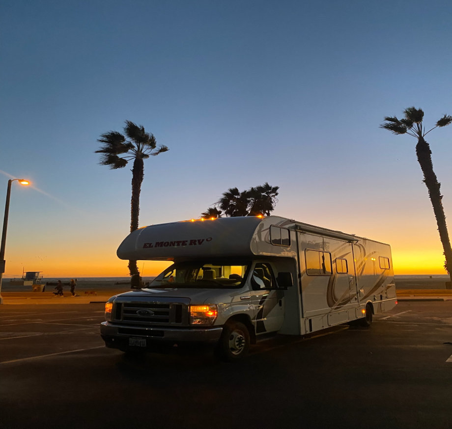 アメリカ横断中のガス欠でヒーロー登場